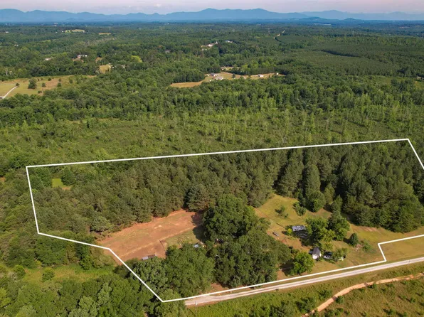 200 Lowe Ln, Inman, SC 29349