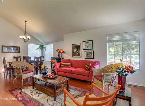 2nd image of 10579 SW Windsor Ct