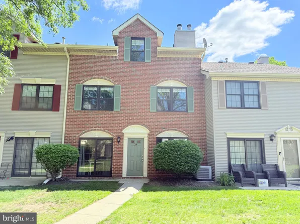 28 Drewes Ct, Lawrence Township, NJ 08648