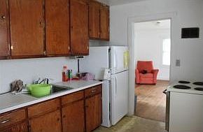 2nd image of 28 Knoll Cir