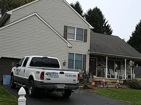 38 Princeton Rd, Huntingdon Valley, PA 19006