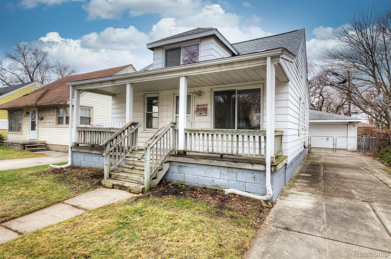 24909 Dale Ave photo 1