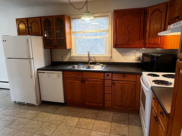 1610 Greenland Rd — Photo 8