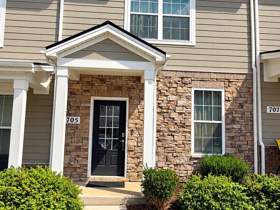1st image of 705 Dallas Dr