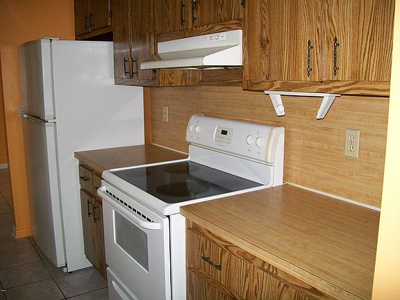 5th image of 1549 SW Hutchins Street
