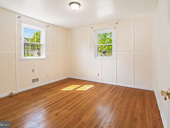 4th image of 3024 Texas Ave