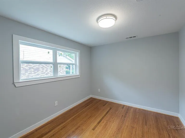 10058 Larston St — Photo 17