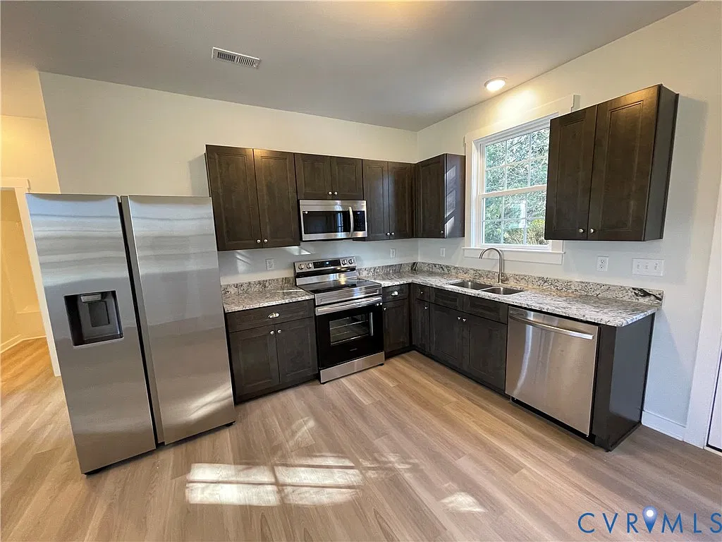 2 bed, 1.0 bath, 840 sqft, $1,295 — Photo 3