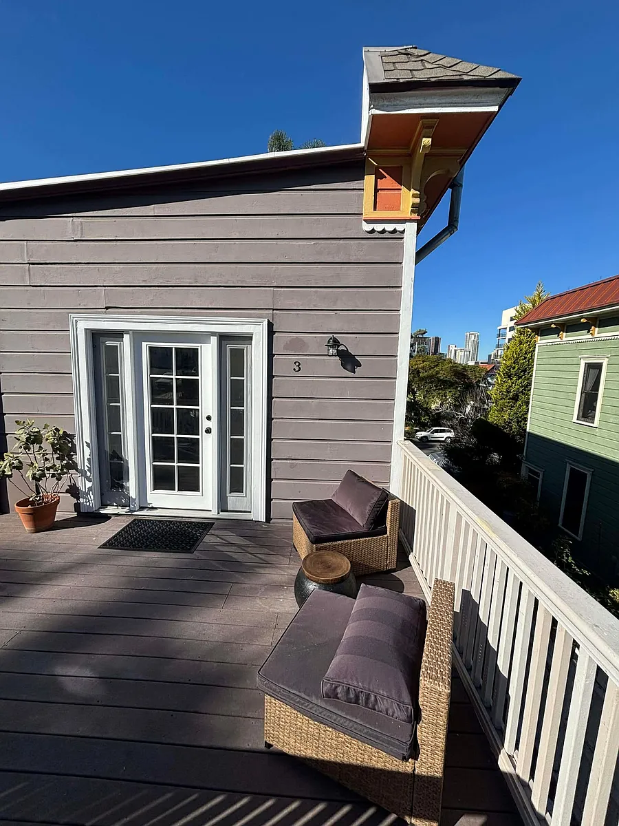 Apartment entrance - 905 S 20th St #3