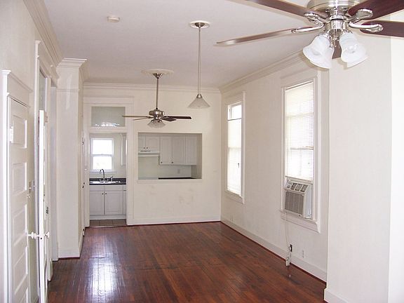 3rd image of 3921 Iberville St #A