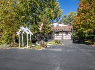 201 E Vanderkarr Rd, Saint Anne, IL 60964