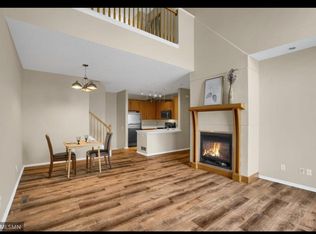 665 Kingfisher Ln APT F, Woodbury, MN 55125