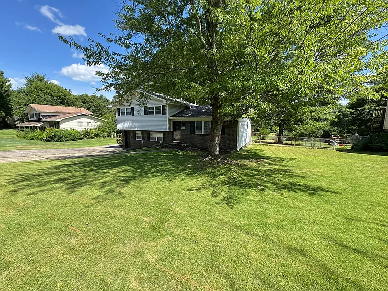 2323 Applewood Dr — Photo 34