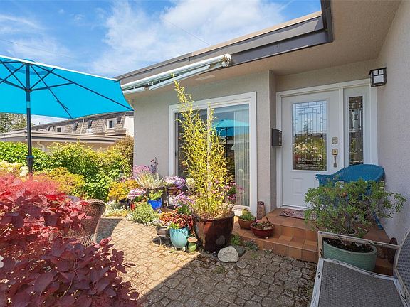 3rd image of 3060 Harriet Rd #7