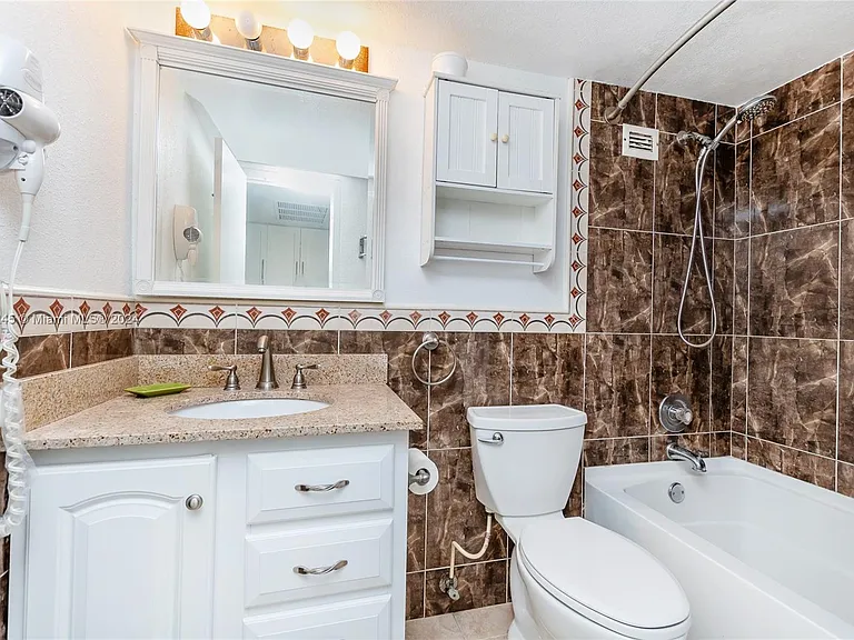19201 Collins Ave #318 — Photo 20