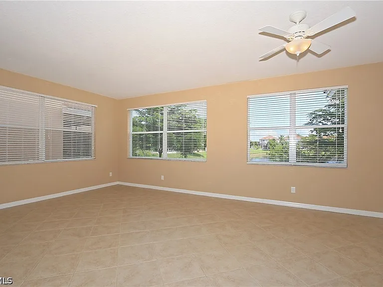 17007 Tremont St — Photo 10