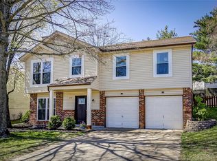 219 Oakbriar Farm Dr, Ballwin, MO 63021