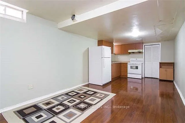 10 Treepark St #MAIN 2ND — Photo 15