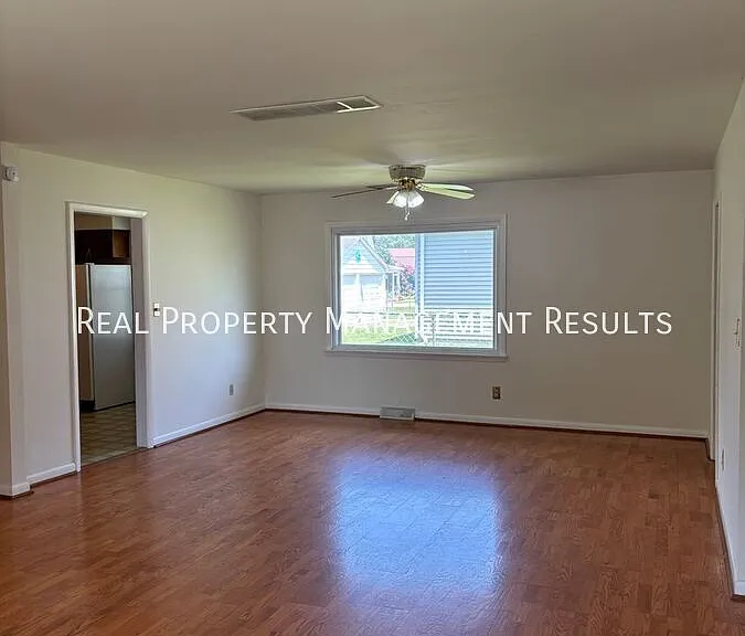 2030 Joyce Ave — Photo 4