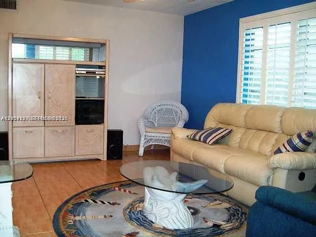 Chateau Dreamer Condo — Photo 4