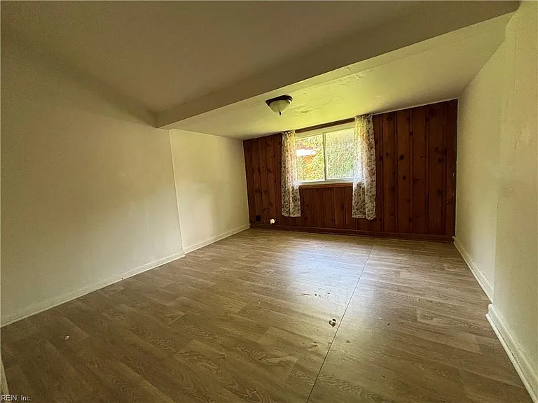 2901 E Malden Ave — Photo 9