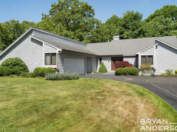 1429 Shadyview Dr SE, Grand Rapids, MI 49546