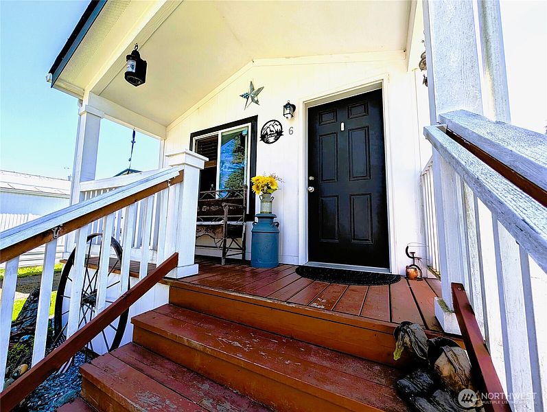 3rd image of 10239 185 Avenue SW #6