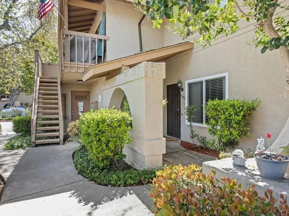 9009 Fanita Rancho Rd, Santee, CA 92071