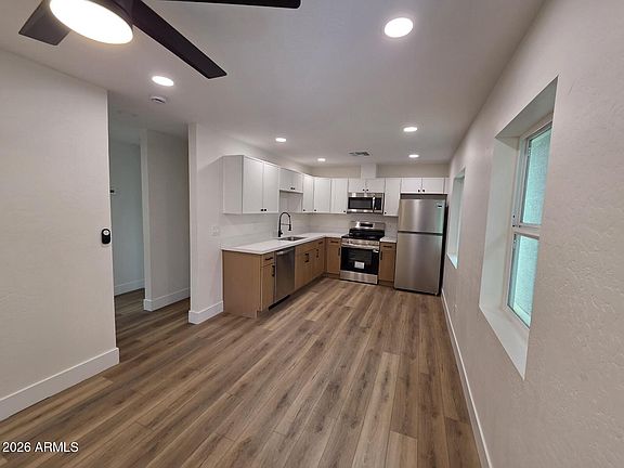 3rd image of 824 N 11th Ave #2