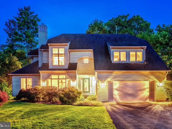 12021 Walnut Branch Rd, Reston, VA 20194