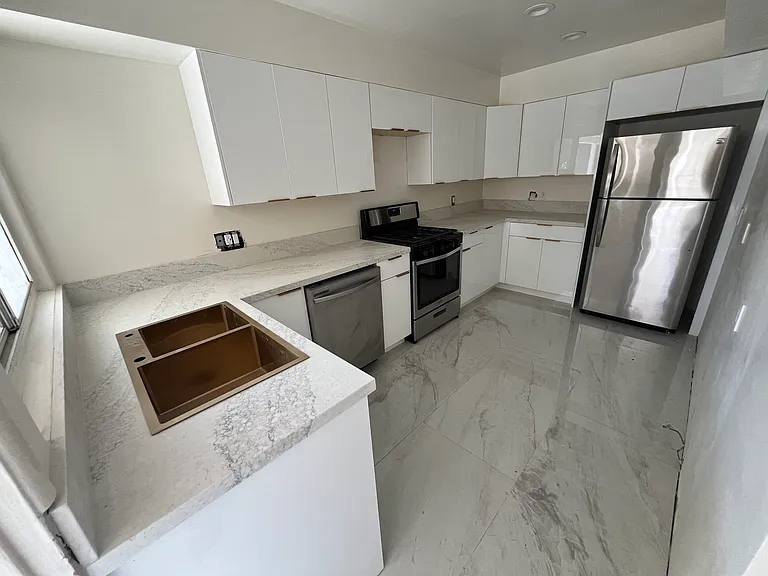 741 Muskingum Ave — Photo 6