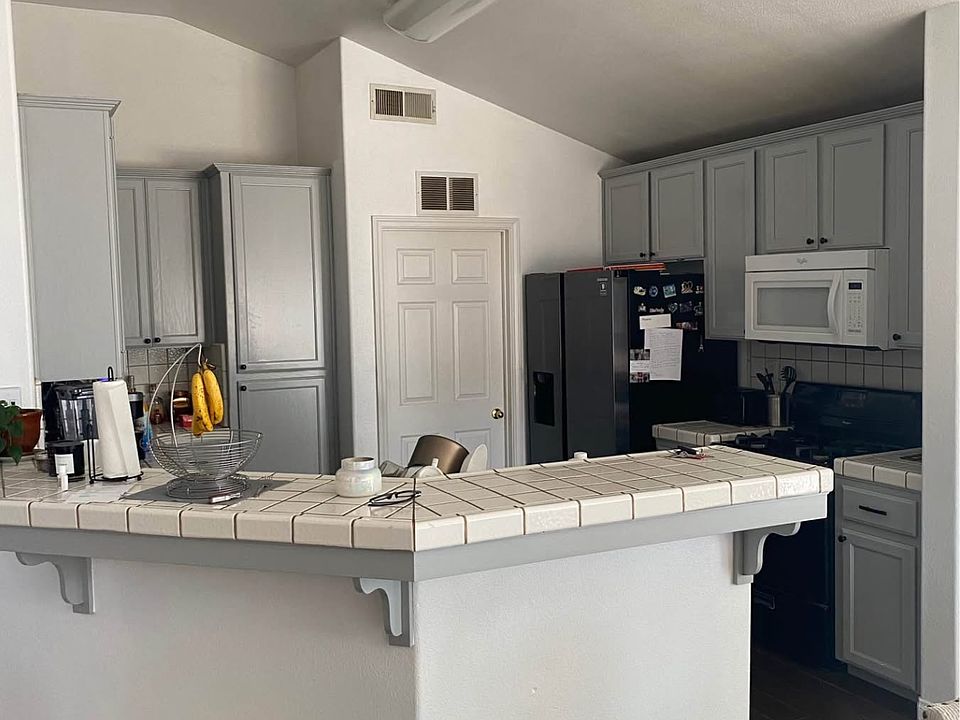 2nd image of 14401 Via La Merced