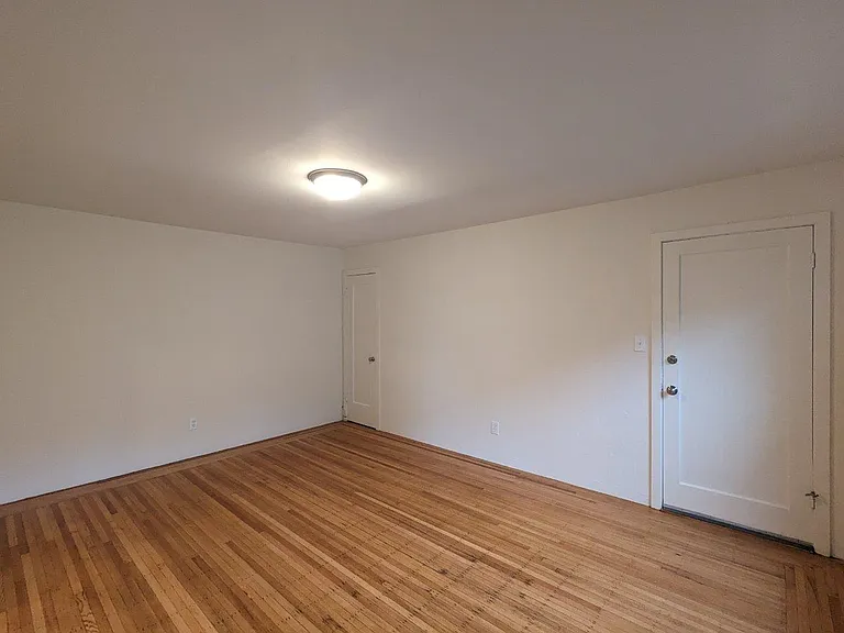 2038-2042 Hearst Avenue — Photo 10