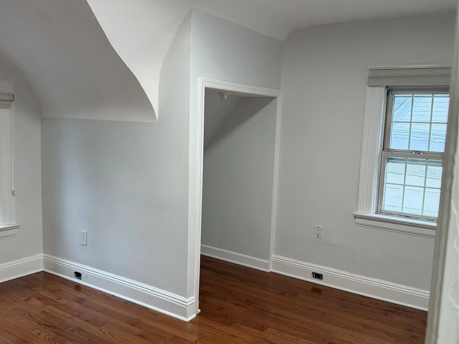 2 bed, 1.0 bath, 1521 sqft, $2,600 — Photo 2