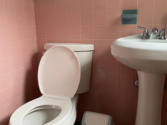 3rd image of 1554 200th St #2