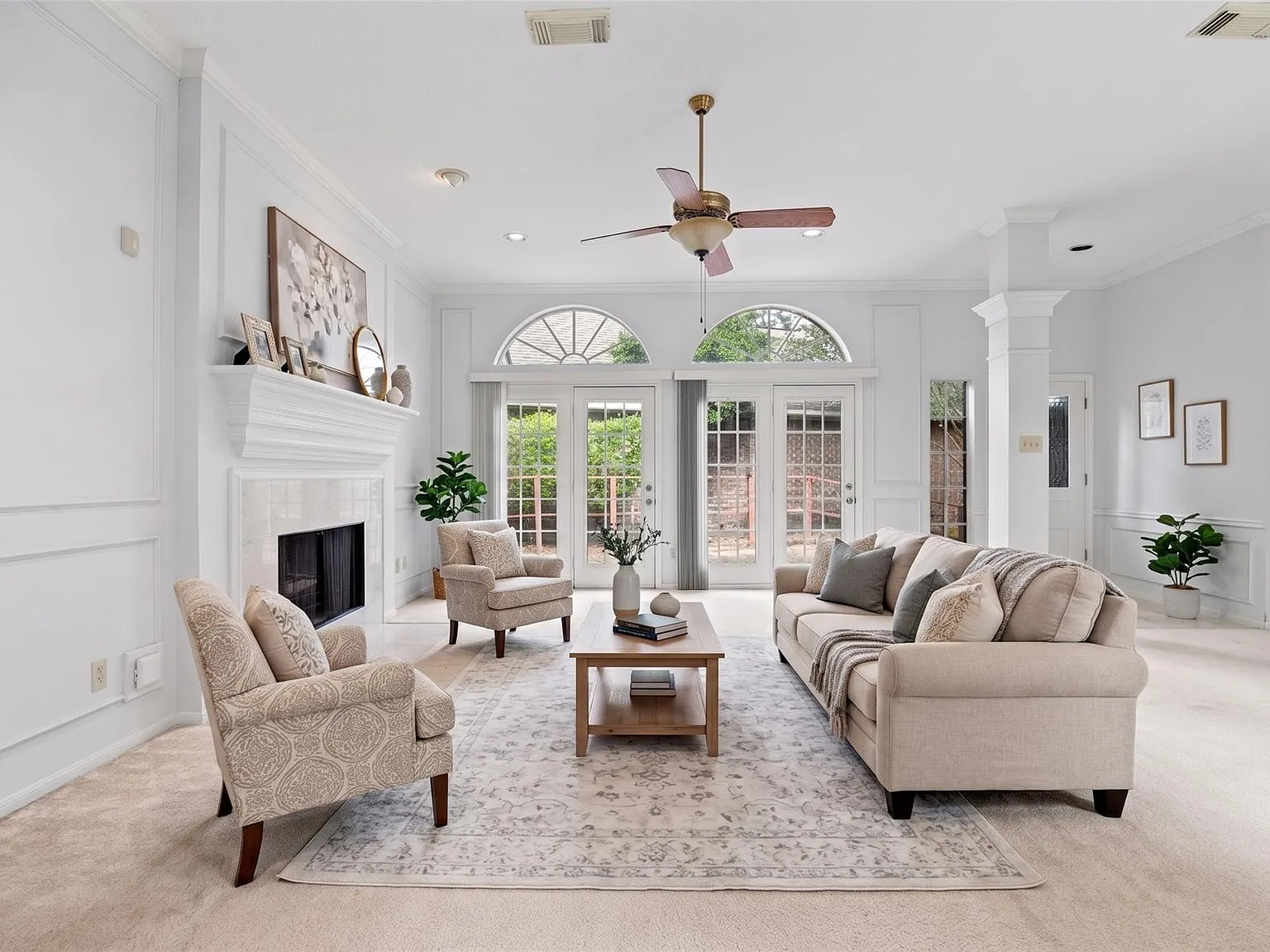 2 bed, 2.0 bath, 2351 sqft, $2,150 — Photo 3