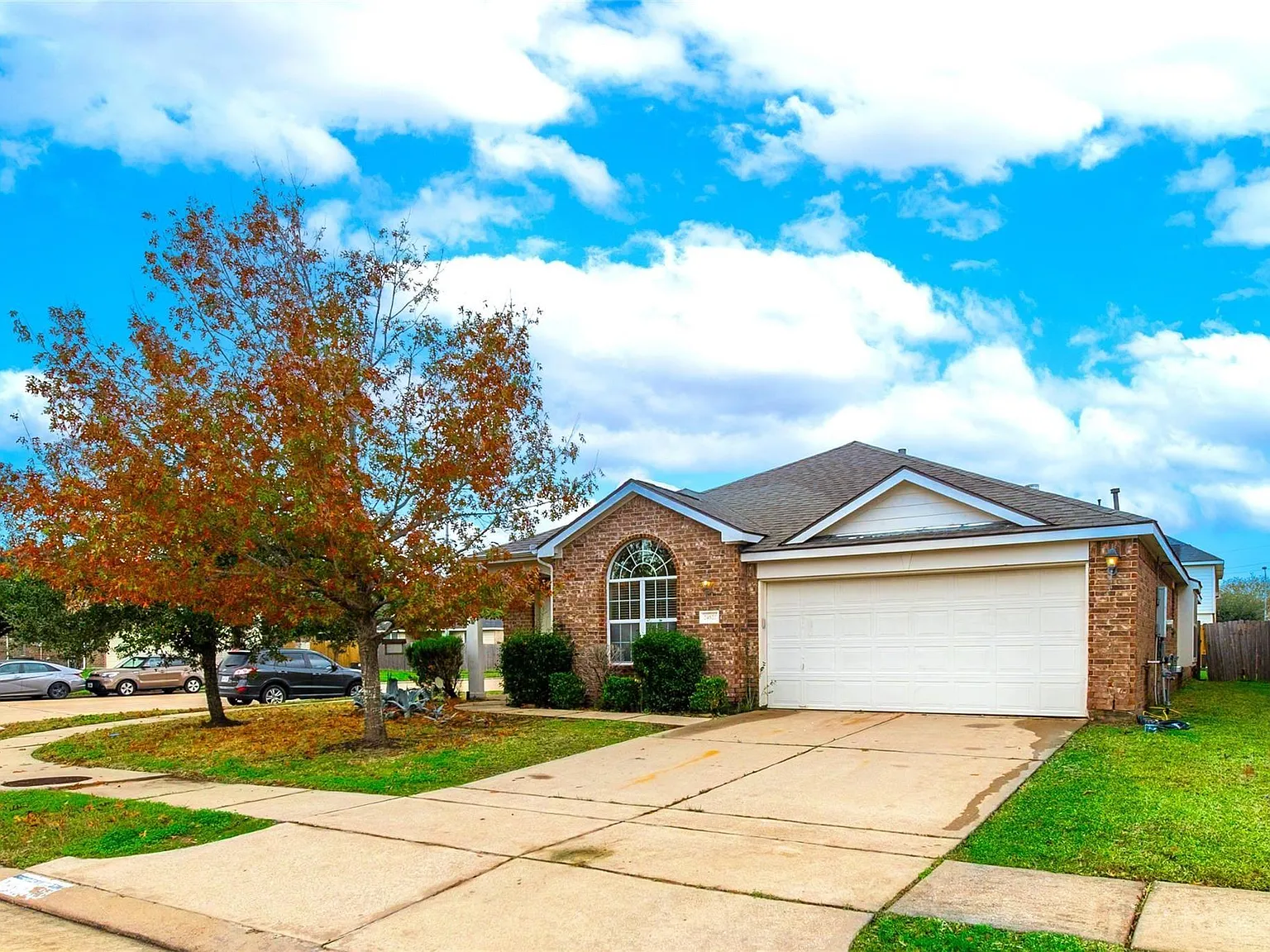 4 bed, 2.0 bath, 2125 sqft, $2,175 — Photo 2