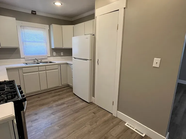 1531 Walnut St NE — Photo 3
