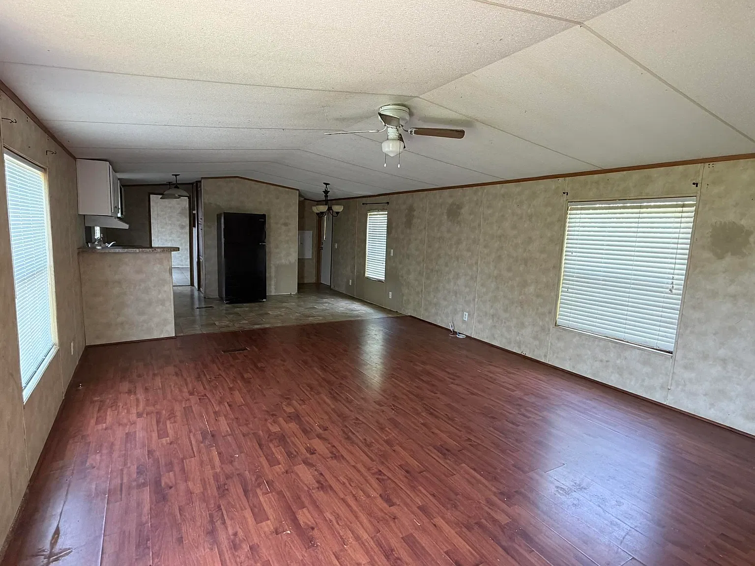 3 bed, 1280 sqft, $1,050 — Photo 3
