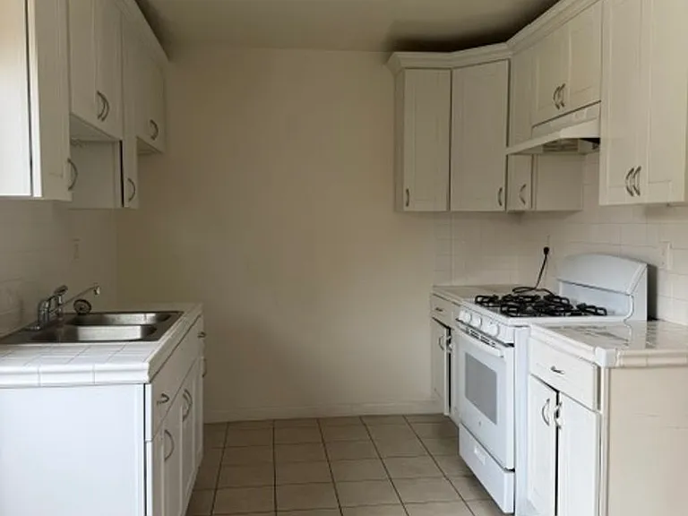 1145 N West St — Photo 16