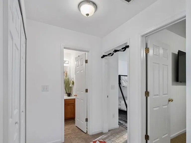 7148 Abbotts Glen Dr — Photo 22