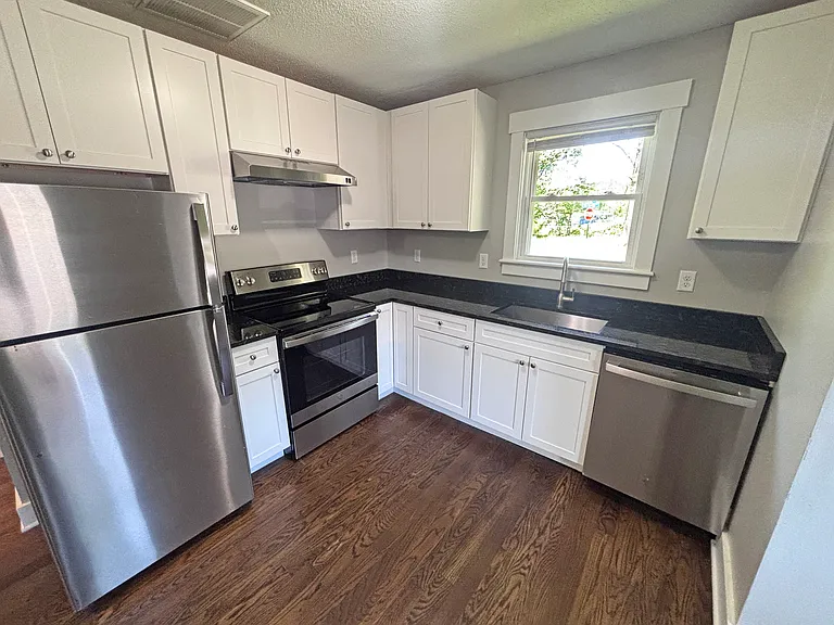 South Asheville Commons — Photo 25
