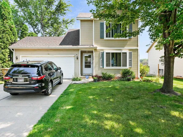 1209 Glacier Hill Dr, Madison, WI 53704