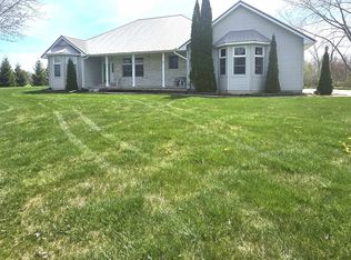 18 Debra Ct, Pinconning, MI 48650