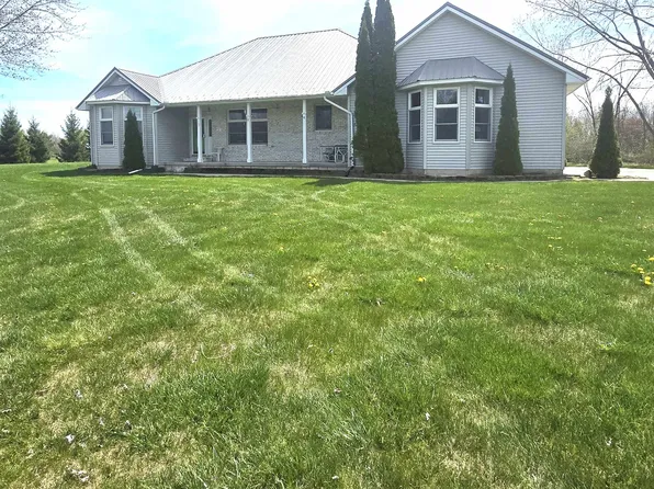 18 Debra Ct, Pinconning, MI 48650