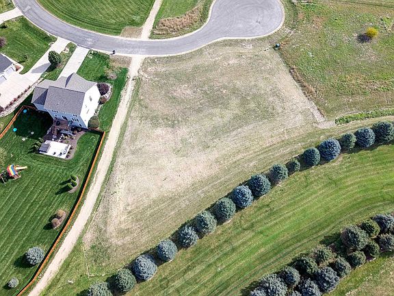 4th image of 1 Bell Vine Ct