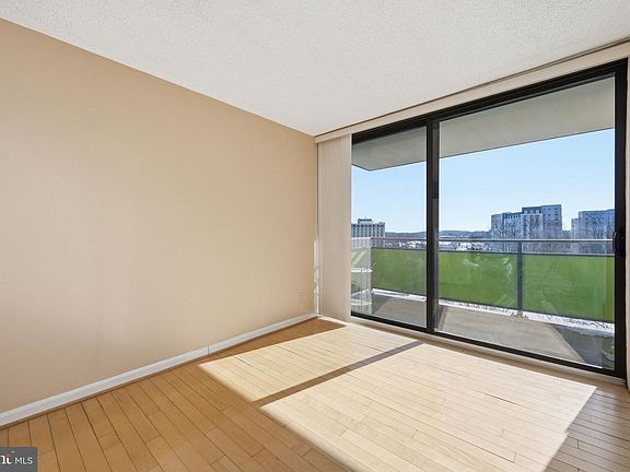 2nd image of 5225 Pooks Hill Rd APT 519N