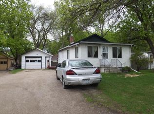 427 12th St N, Moorhead, MN 56560