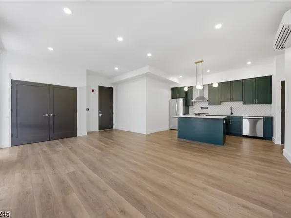 21 Lincoln Park #302, Newark City, NJ 07102