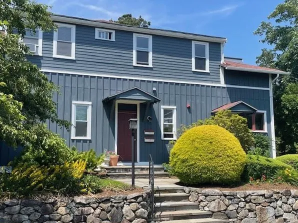 203 N Fenner Ave, Middletown, RI 02842